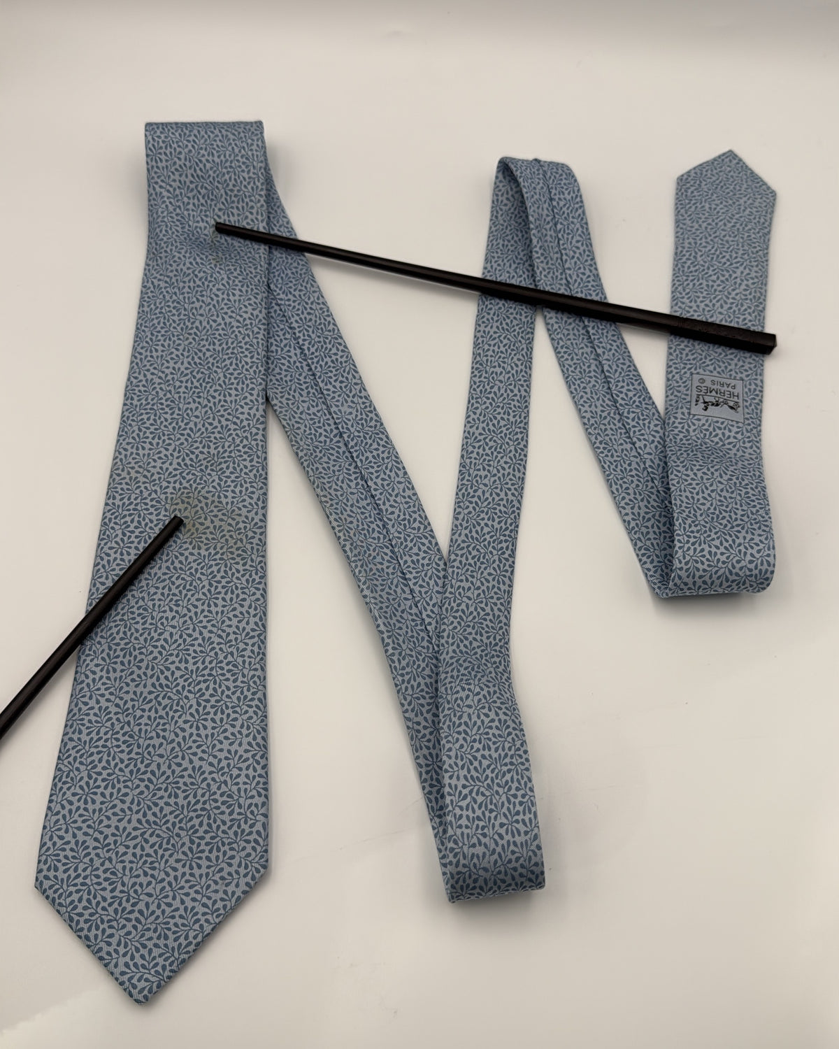 Hermès Paris Silk Tie 5885 SA Floral Leaves Blue Necktie Made in France