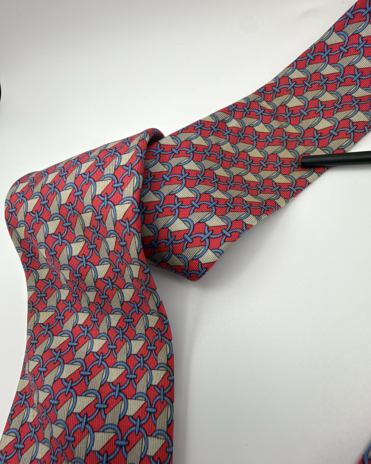 Hermès Paris Silk Tie 7112 FA Geometric Chain Red Blue Necktie Made in France