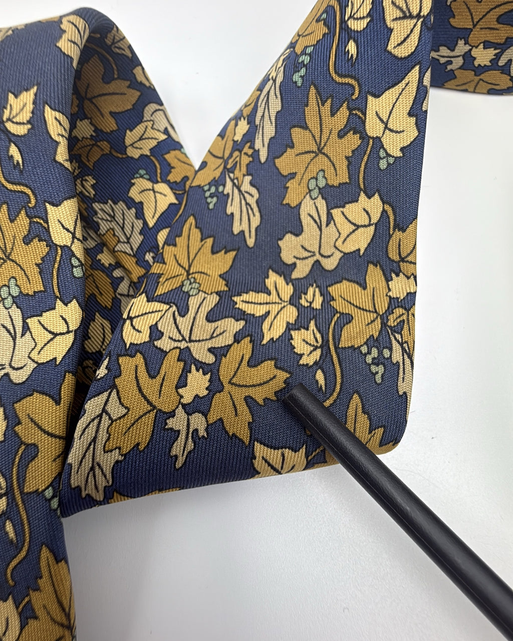 Vintage Hermès Paris Silk Tie 7406 PA Floral Navy Gold Necktie Made in France