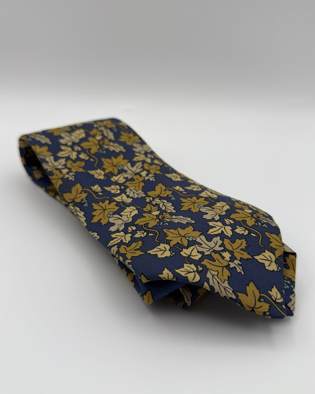 Vintage Hermès Paris Silk Tie 7406 PA Floral Navy Gold Necktie Made in France