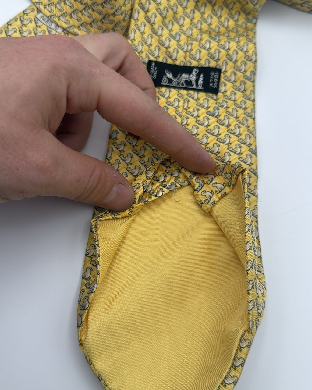 Vintage Hermès Paris Silk Tie 7964 EA Novelty/Motif Birds Yellow Grey Necktie