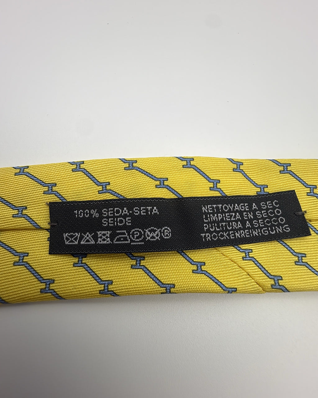 Hermès Paris Silk, Silk Tie 606085 FA Geometric Interlocking H Links Yellow Blue