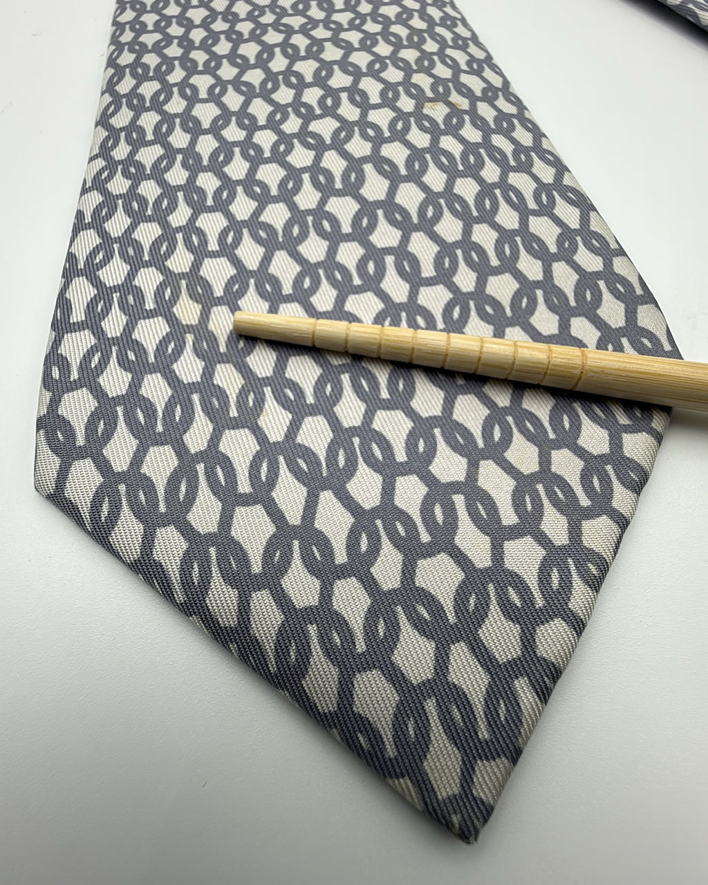 Hermès Paris Silk Tie 5231 SA Geometric White Grey Necktie Made in France