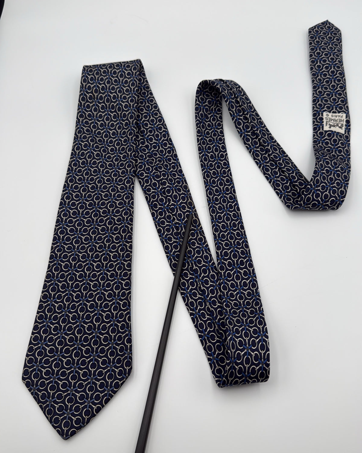 Hermès Paris Silk Tie 7084 OA Geometric Navy White Necktie Made in France