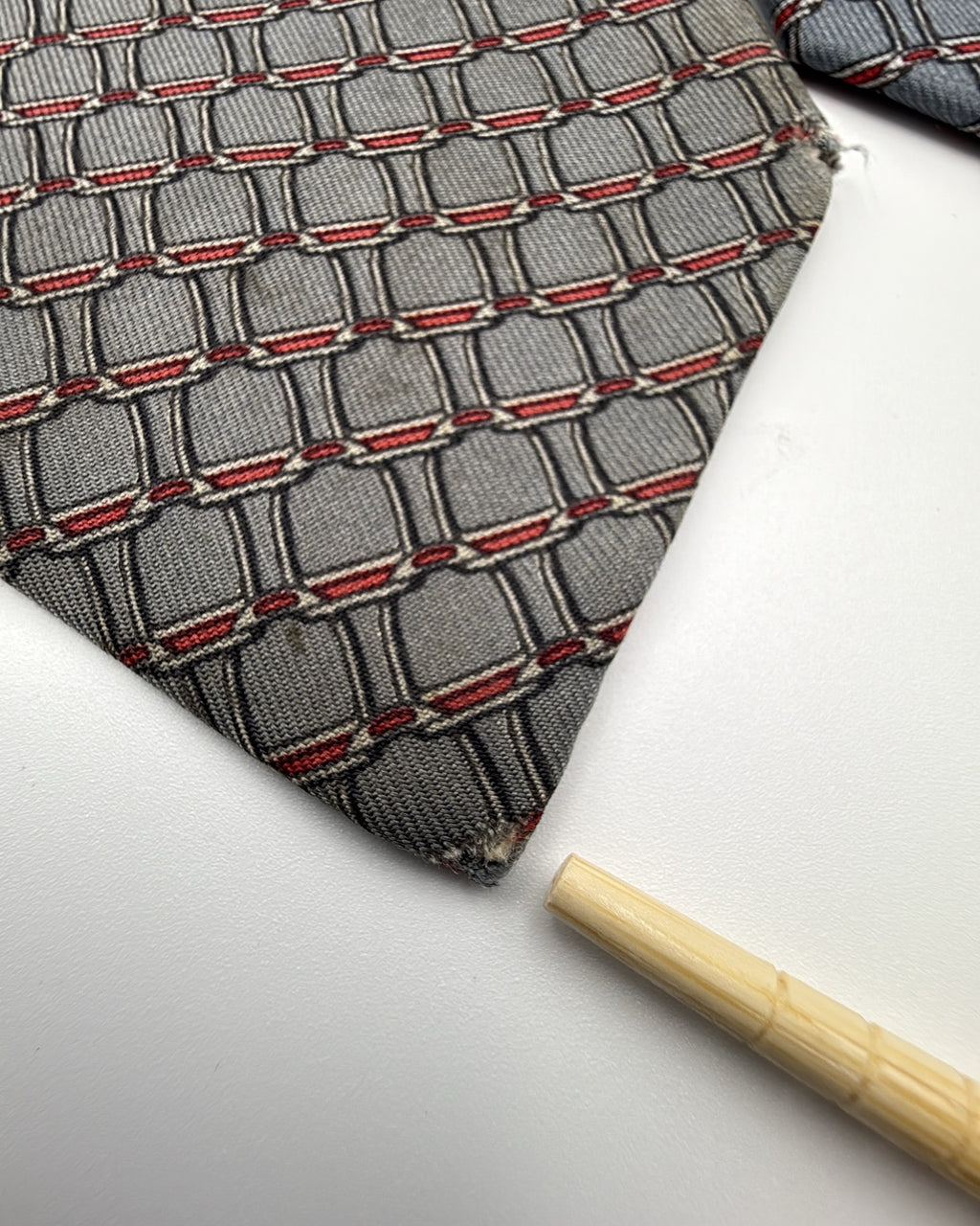 Hermès Paris Silk Tie 898 PA Geometric Grey Red Necktie Made in France