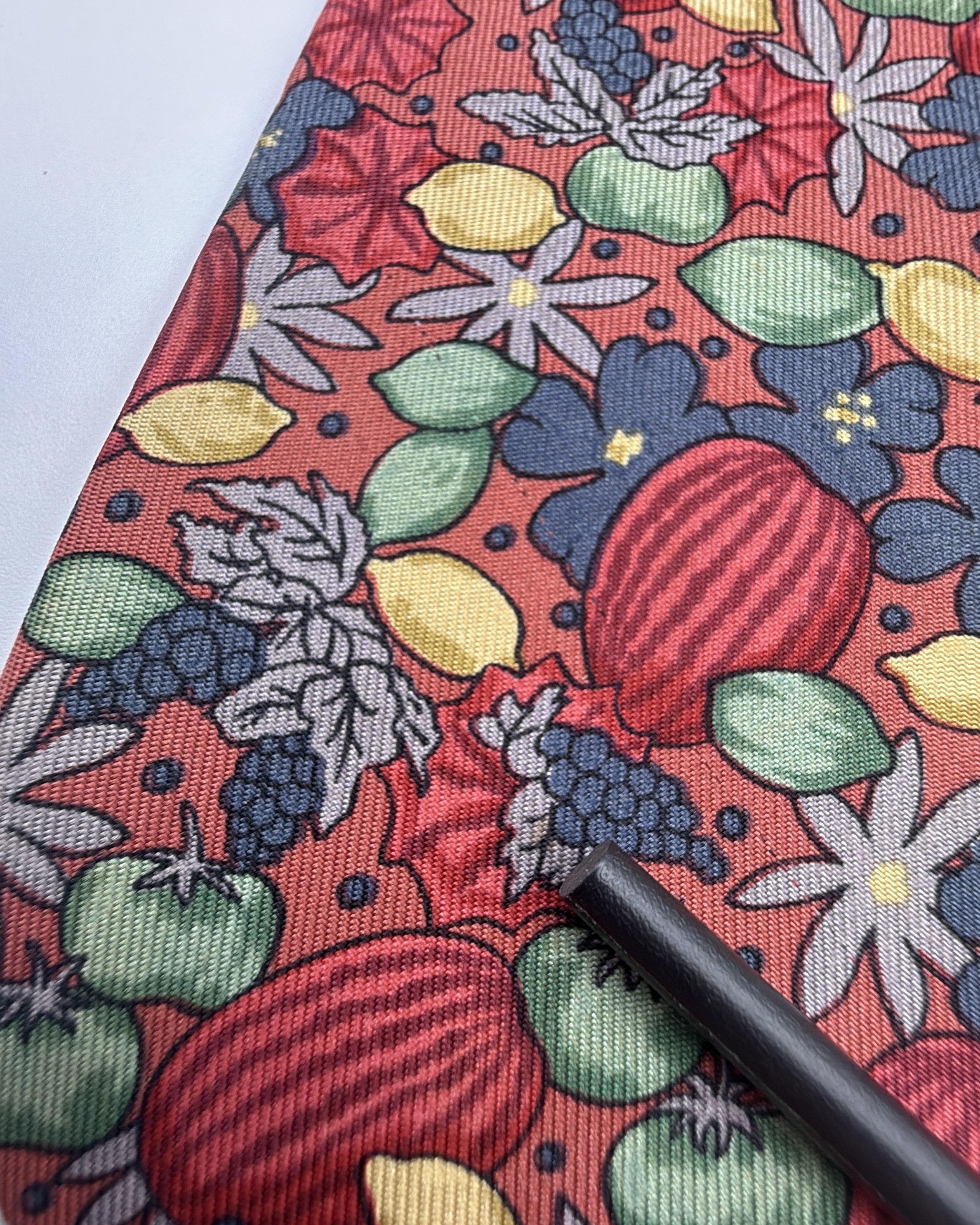 Vintage Hermès Paris Silk Tie 7358 PA Novelty/Motif Flowers Red Multicolor