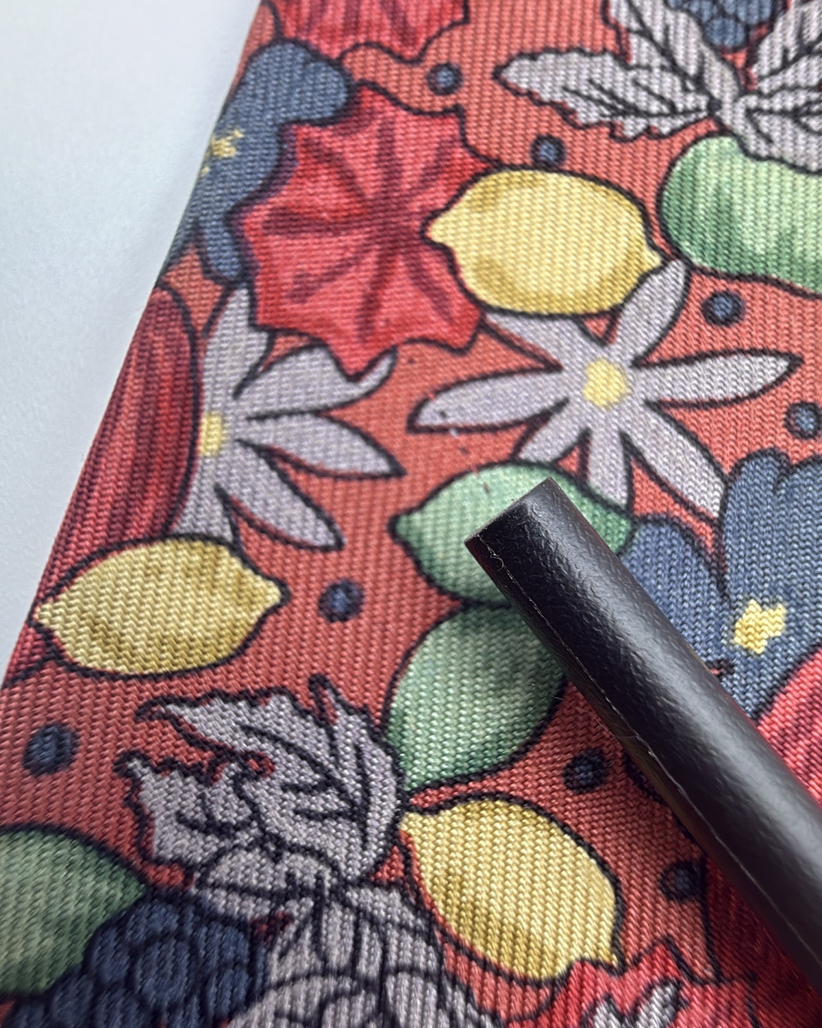 Vintage Hermès Paris Silk Tie 7358 PA Novelty/Motif Flowers Red Multicolor