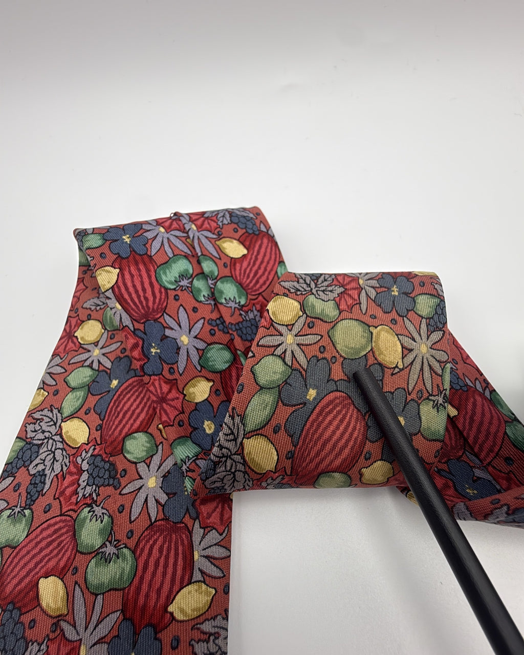 Vintage Hermès Paris Silk Tie 7358 PA Novelty/Motif Flowers Red Multicolor