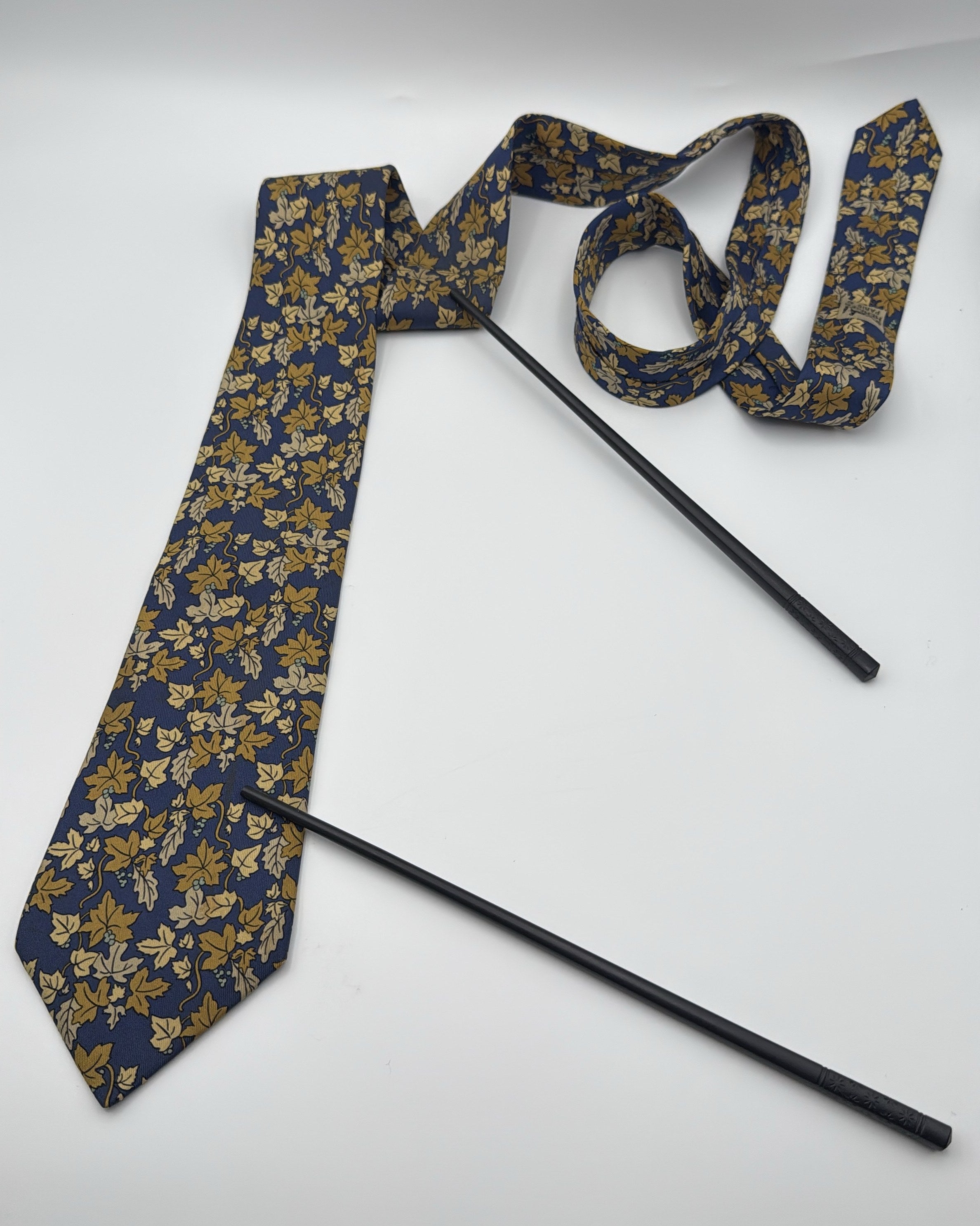Vintage Hermès Paris Silk Tie 7406 PA Floral Navy Gold Necktie Made in France