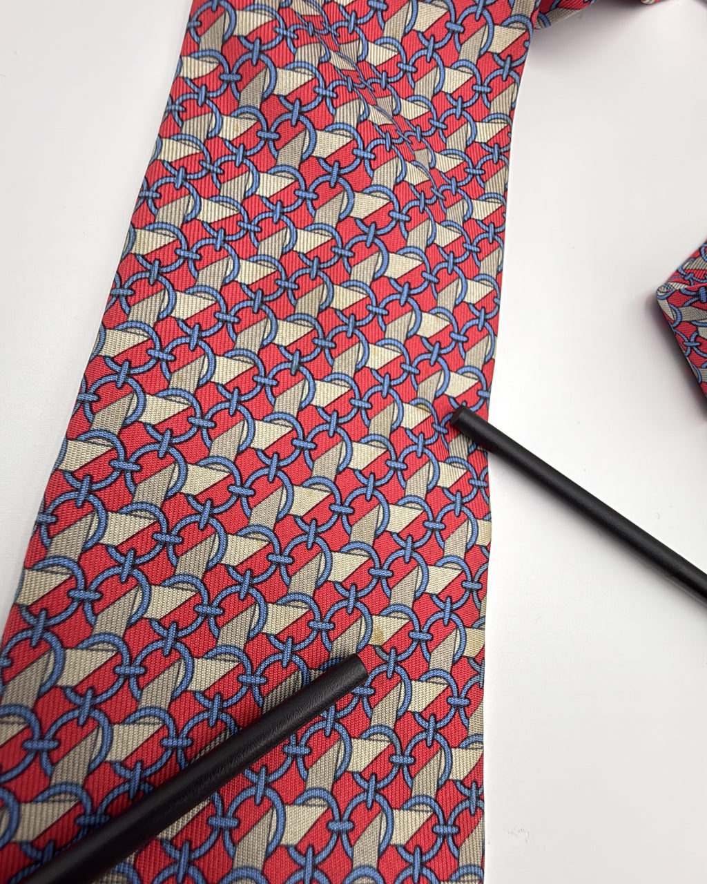Hermès Paris Silk Tie 7112 FA Geometric Chain Red Blue Necktie Made in France