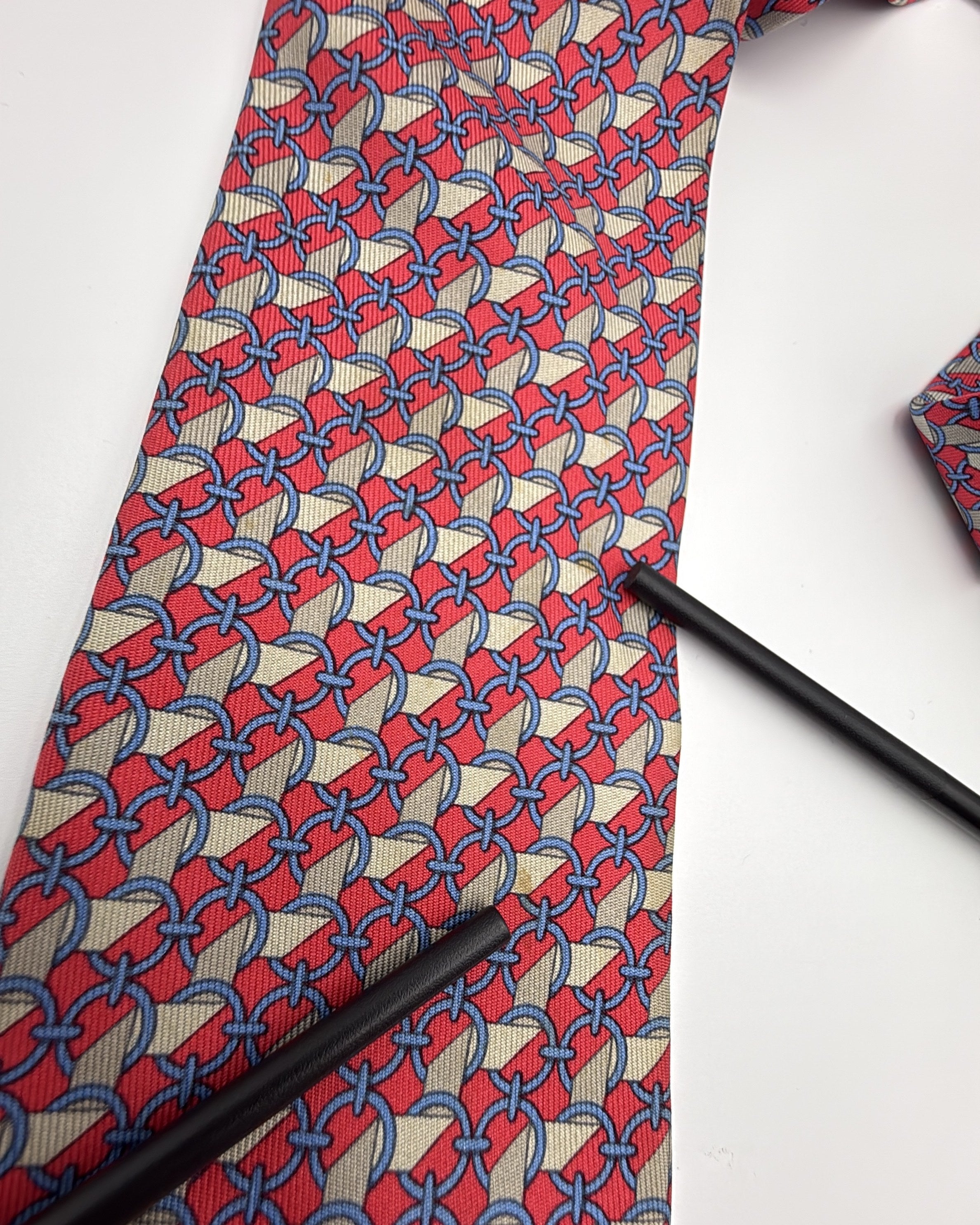 Hermès Paris Silk Tie 7112 FA Geometric Chain Red Blue Necktie Made in France