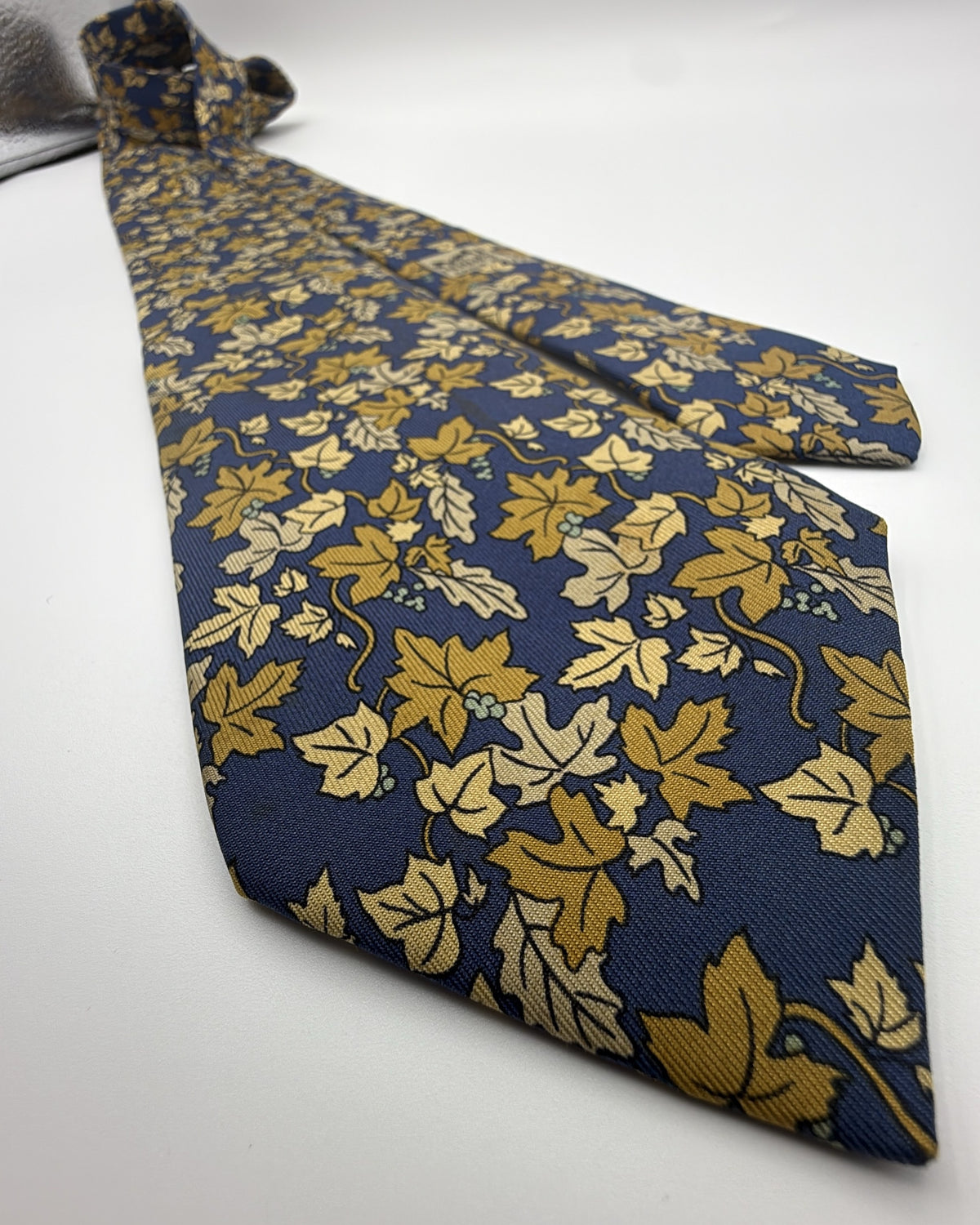 Vintage Hermès Paris Silk Tie 7406 PA Floral Navy Gold Necktie Made in France