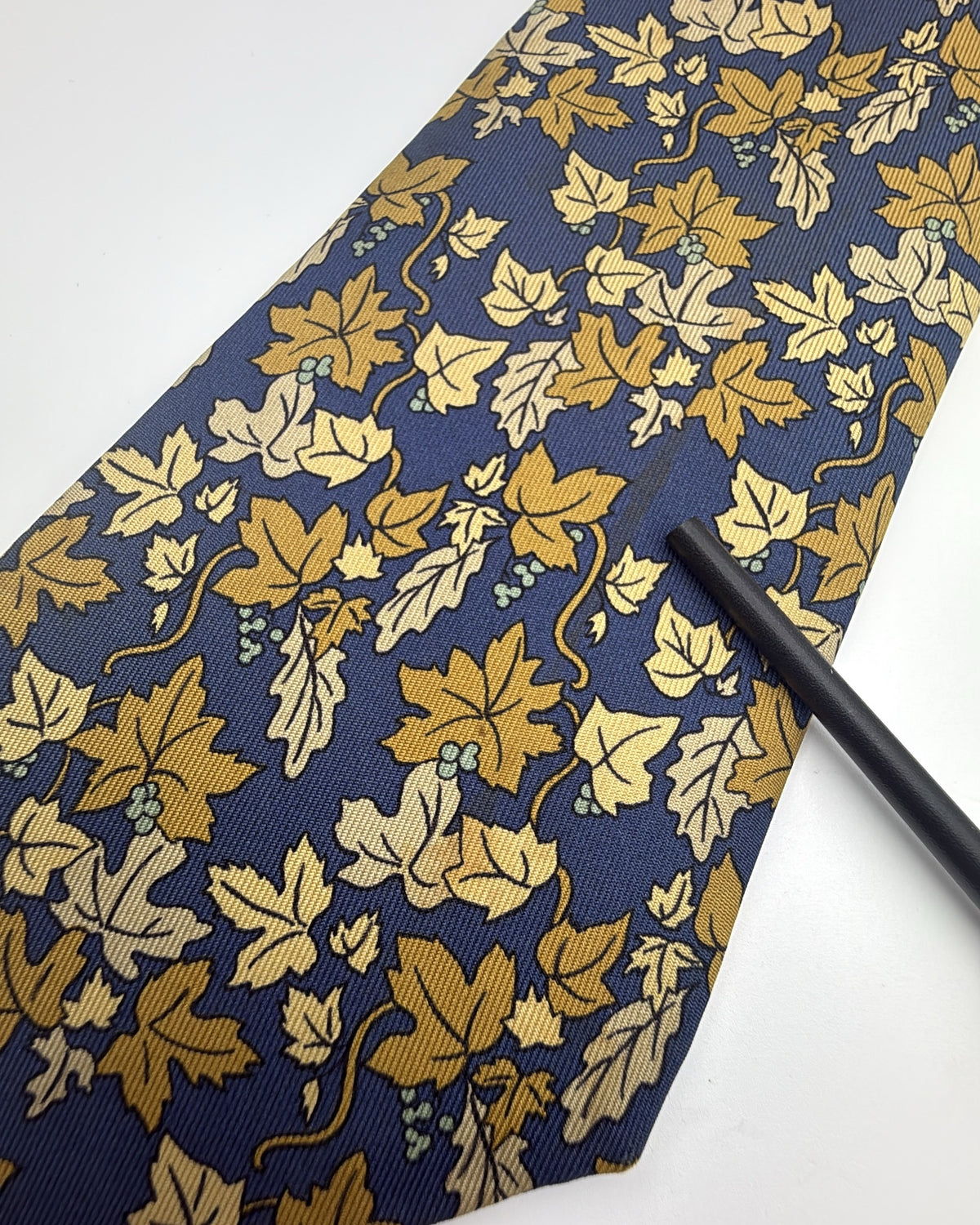 Vintage Hermès Paris Silk Tie 7406 PA Floral Navy Gold Necktie Made in France