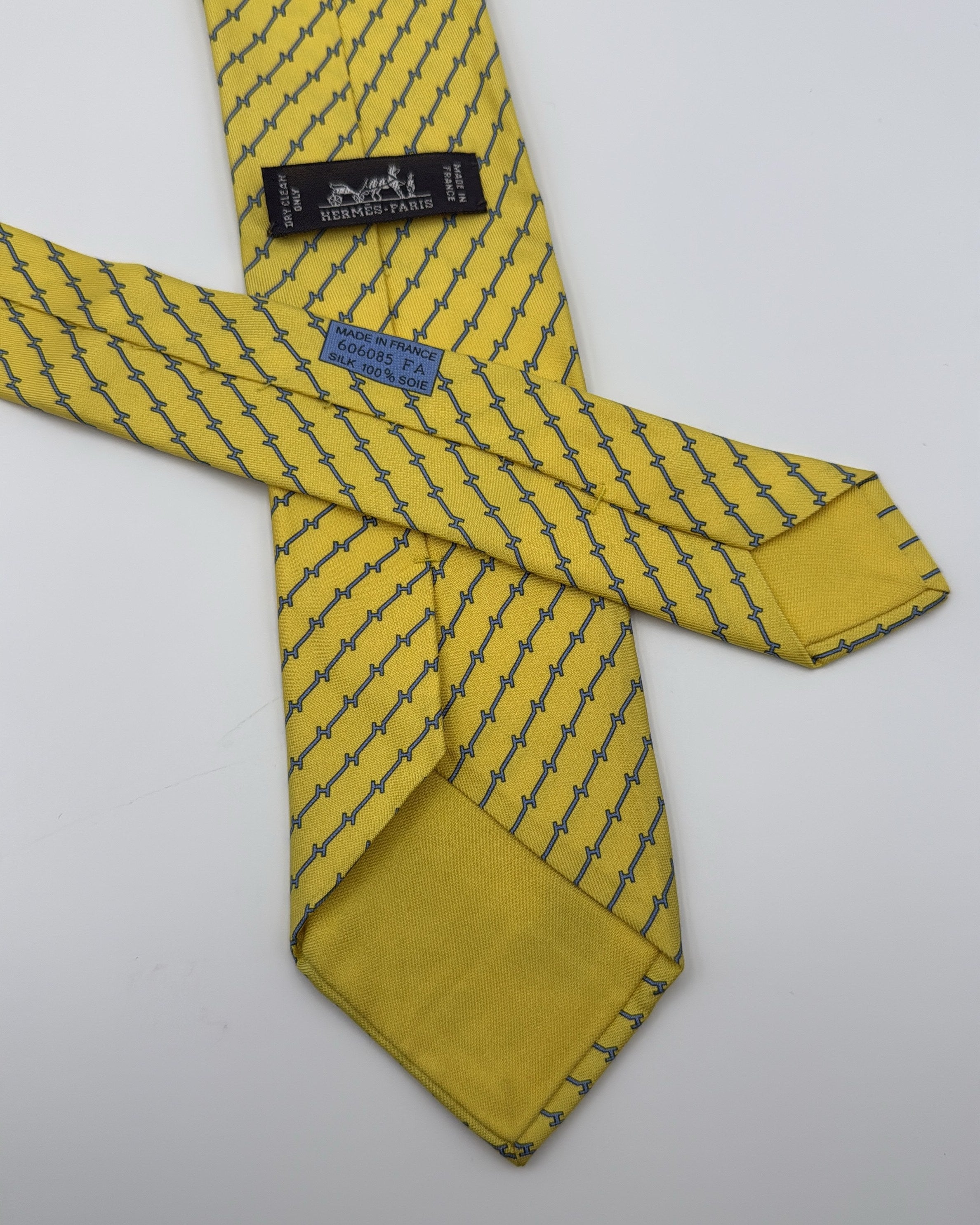 Hermès Paris Silk, Silk Tie 606085 FA Geometric Interlocking H Links Yellow Blue