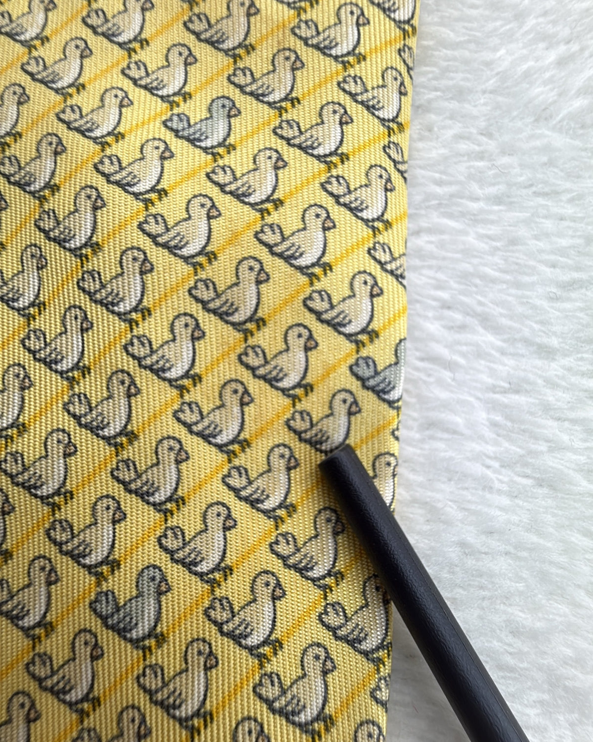 Vintage Hermès Paris Silk Tie 7964 EA Novelty/Motif Birds Yellow Grey Necktie