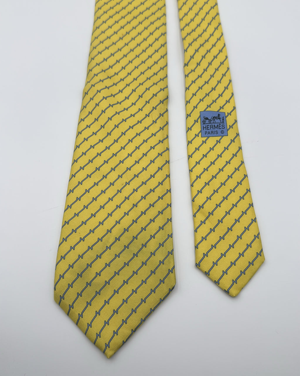 Hermès Paris Silk, Silk Tie 606085 FA Geometric Interlocking H Links Yellow Blue