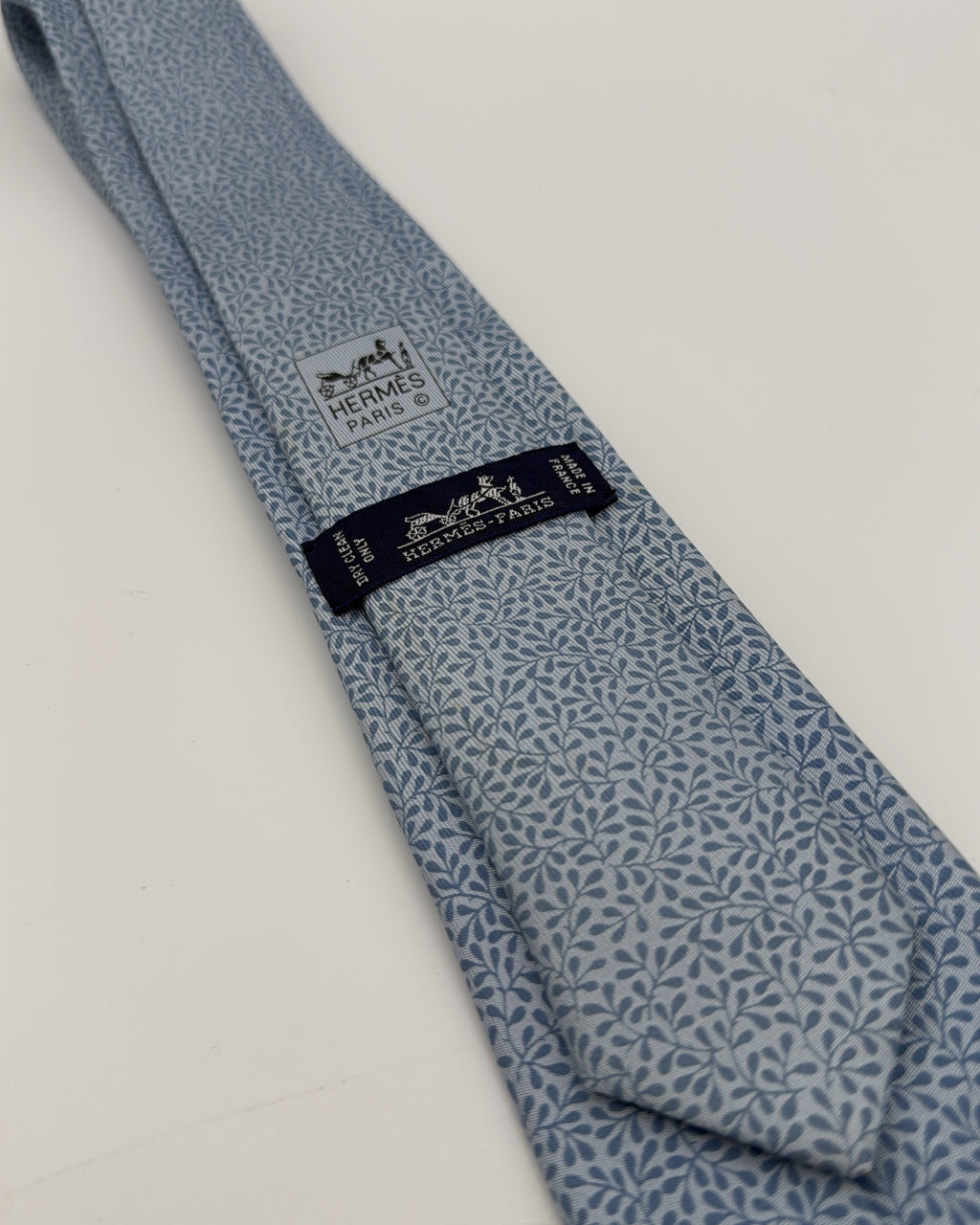 Hermès Paris Silk Tie 5885 SA Floral Leaves Blue Necktie Made in France
