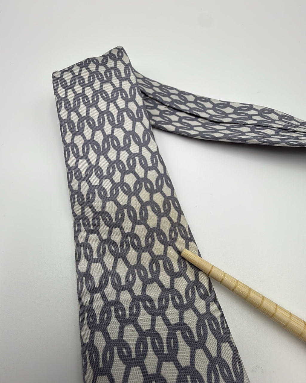 Hermès Paris Silk Tie 5231 SA Geometric White Grey Necktie Made in France