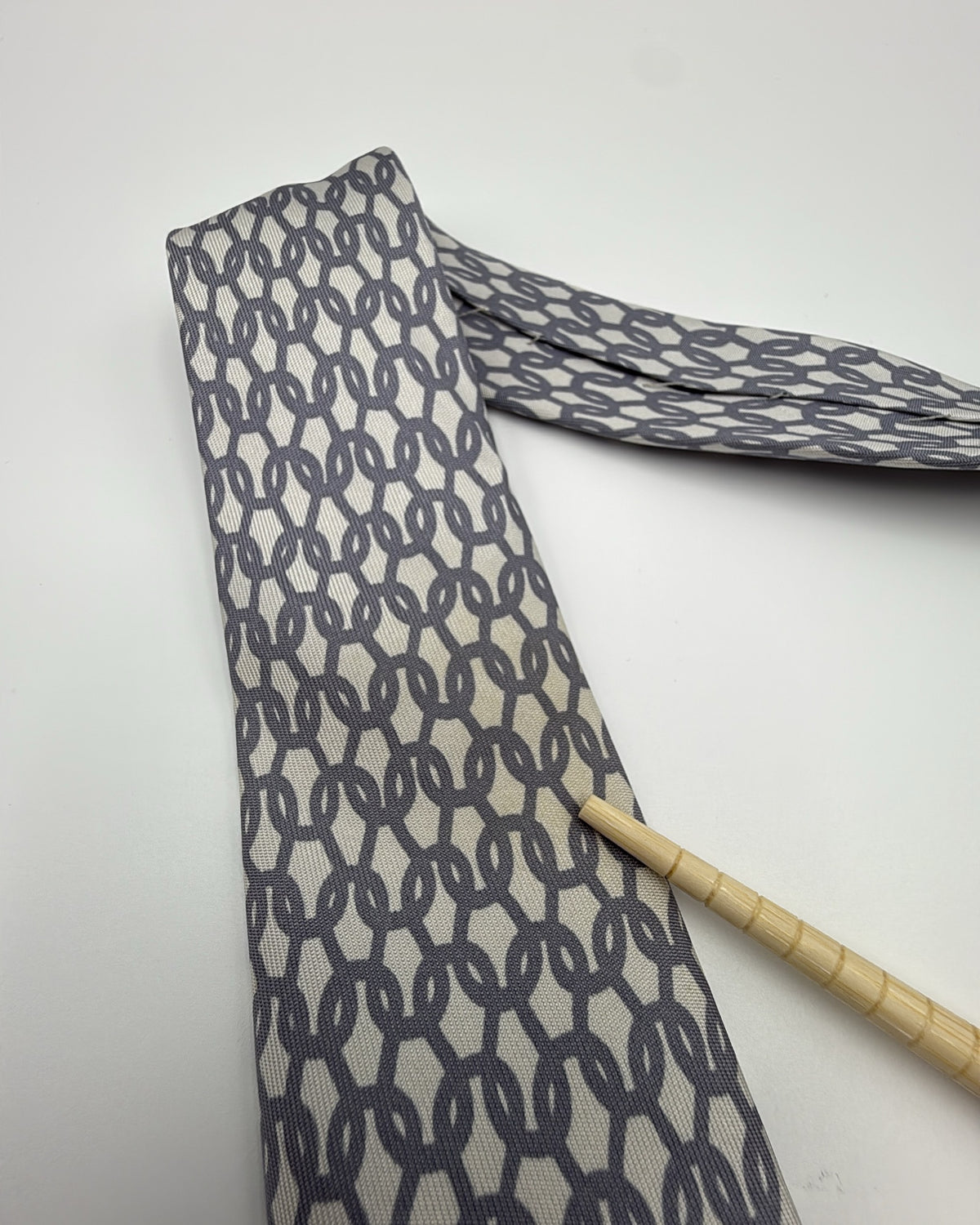 Hermès Paris Silk Tie 5231 SA Geometric White Grey Necktie Made in France